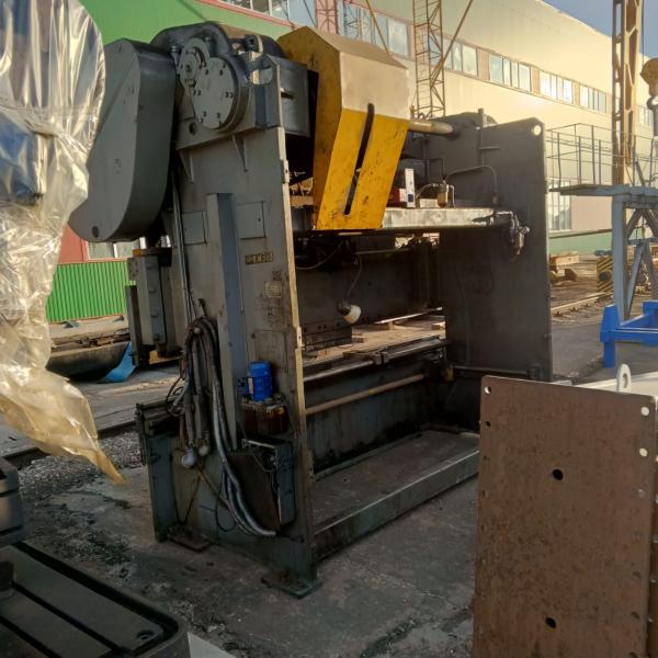 Продаю Пресс листогибочный кривошипный ИГ1330